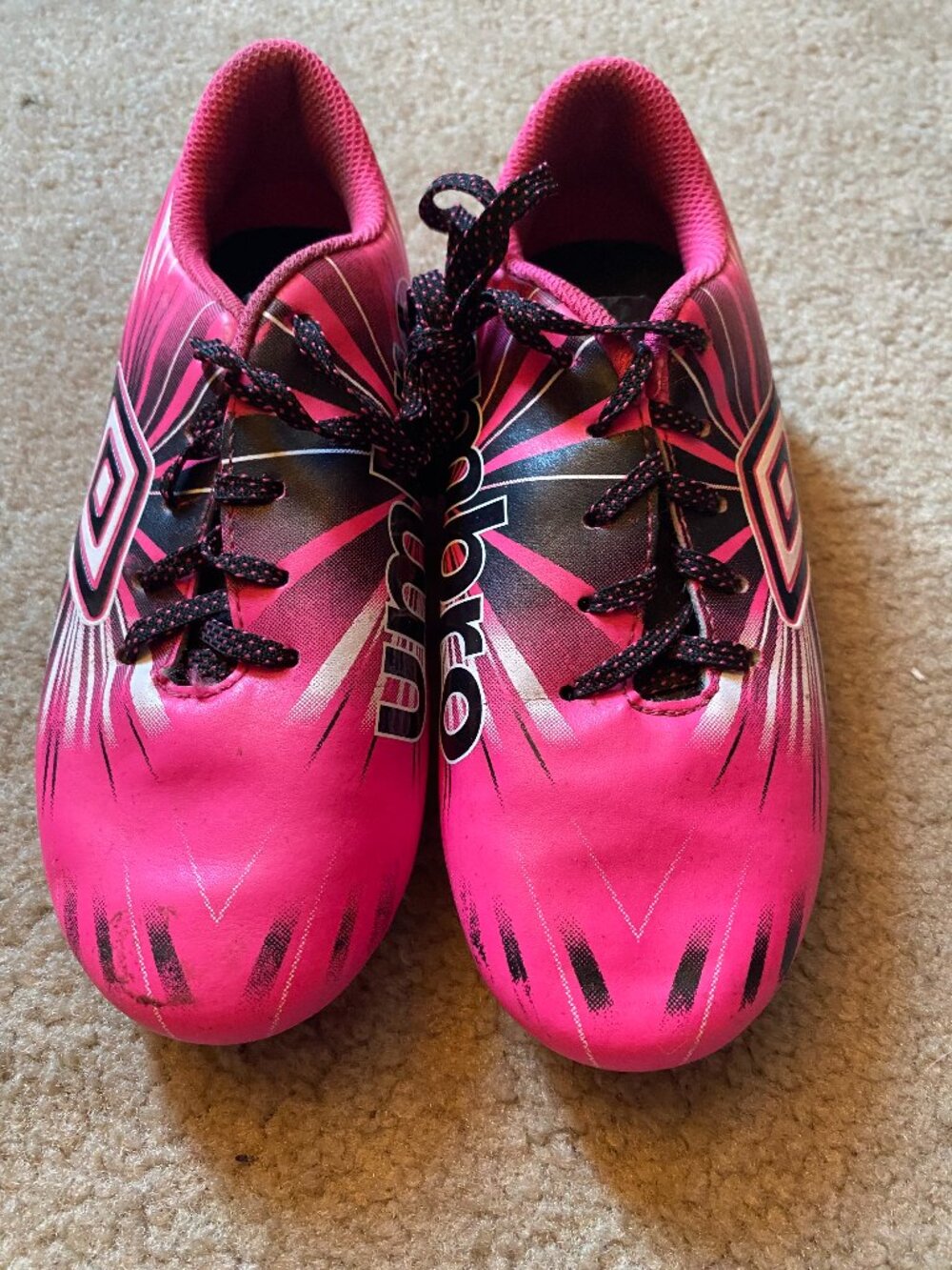 Girl's UMBRO soccer cleats size 1 1/2